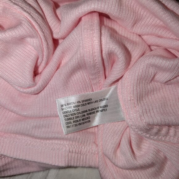 4/$16 ❇️ Universal Thread Pink Ribbed Long Sleeve Crop Top - Picture 4 of 4